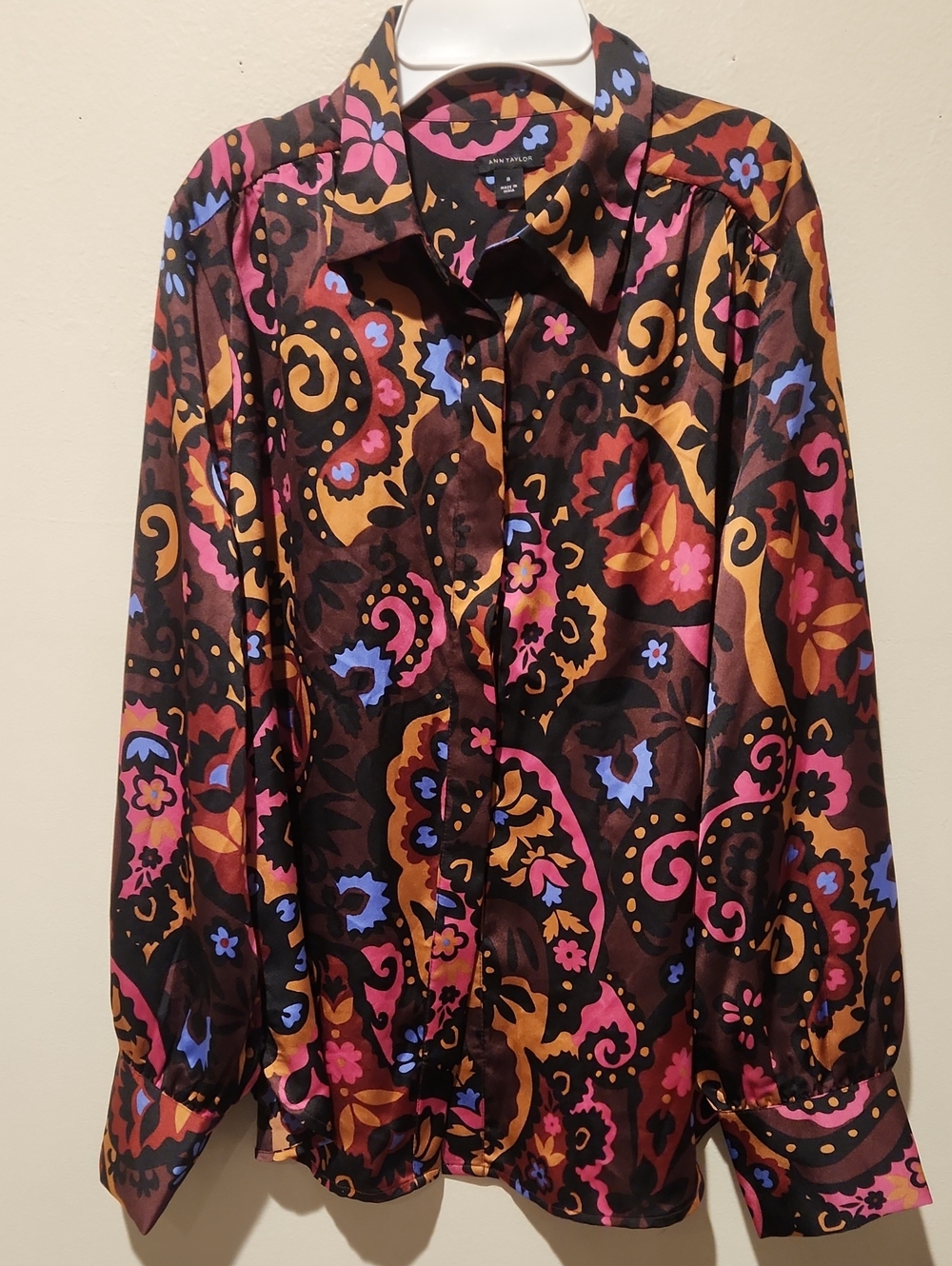 ❤️ ANN TAYLOR SATIN PAISLEY BUTTON DOWN TOP / BLOUSE, MEDIUM - Picture 3 of 11